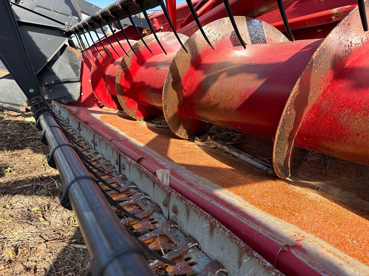 2005-case-ih-1020-image-39