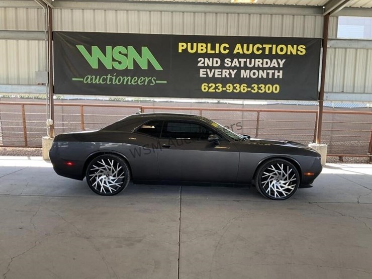 2016-dodge-challenger-coupe-image-1
