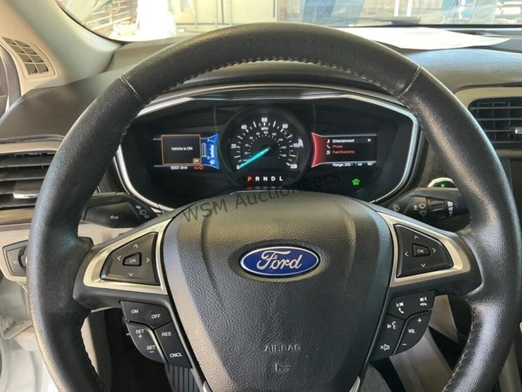 2017-ford-fusion-energi-se-sdn-image-16