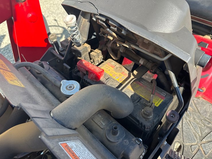 2021-massey-ferguson-1805-image-51