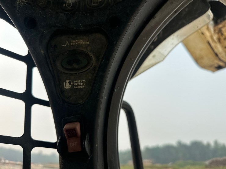 2018-bobcat-t630-image-35