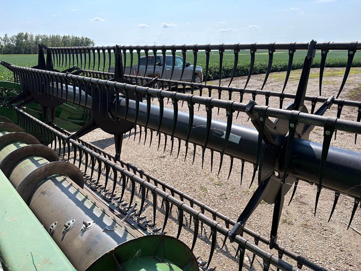 john-deere-220-image-37
