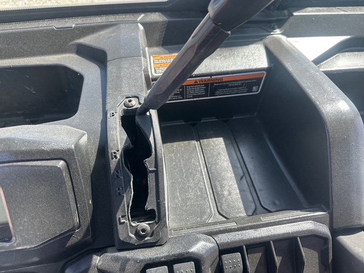 #5302-•-2022-canam-defender-4x4-utv-image-25