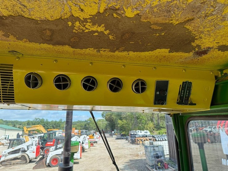 john-deere-3020-image-30