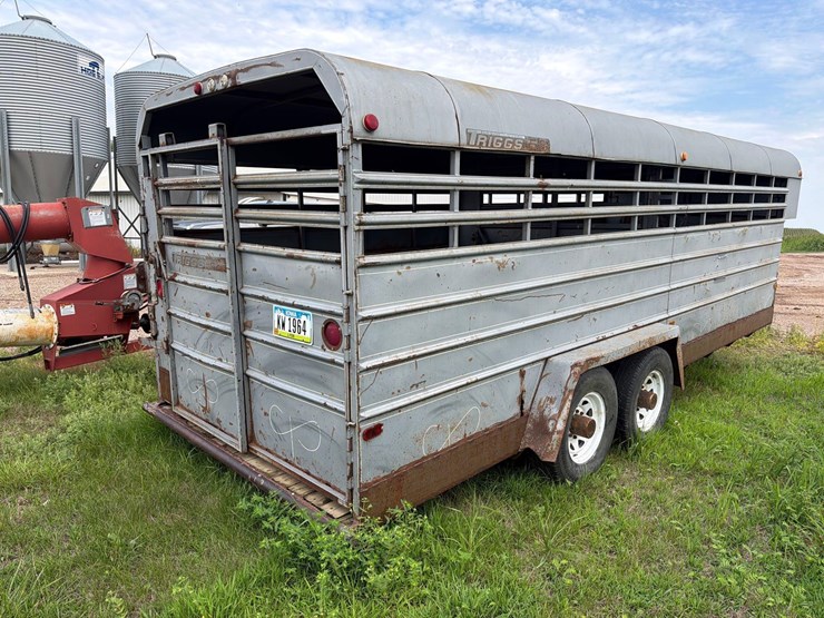 1975-triggs-7ft-x-20ft-gooseneck-livestock-trailer-image-4