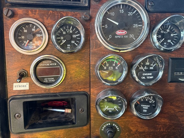 1998-peterbilt-378-image-100