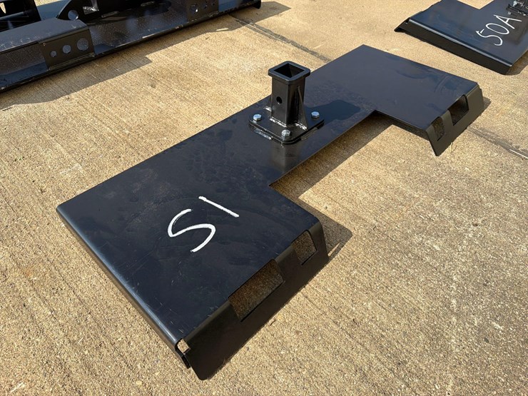 heavy-duty-skidloader-receiver-hitch-back-plate-image-1