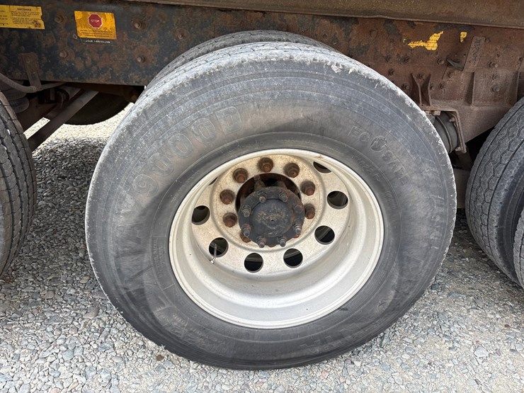 #61388-•-2004-international-5600i-quad-axle-dump-truck-image-74
