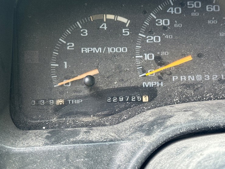 2000-gmc-3500-image-34