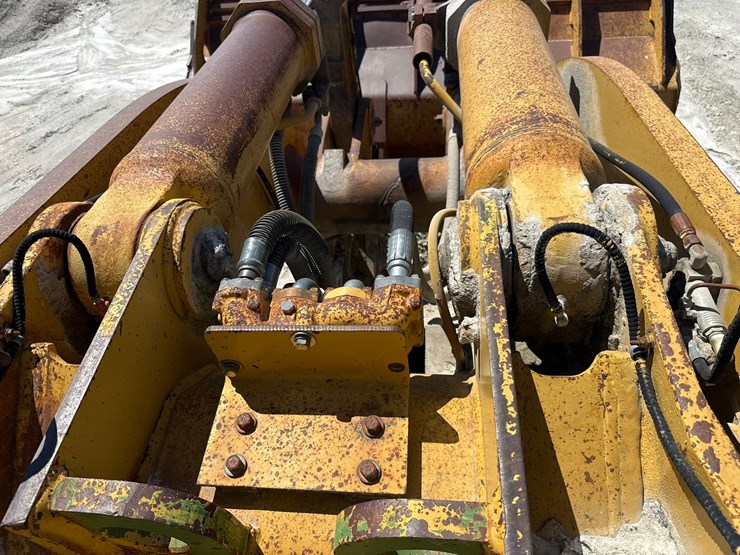 caterpillar-988-image-113