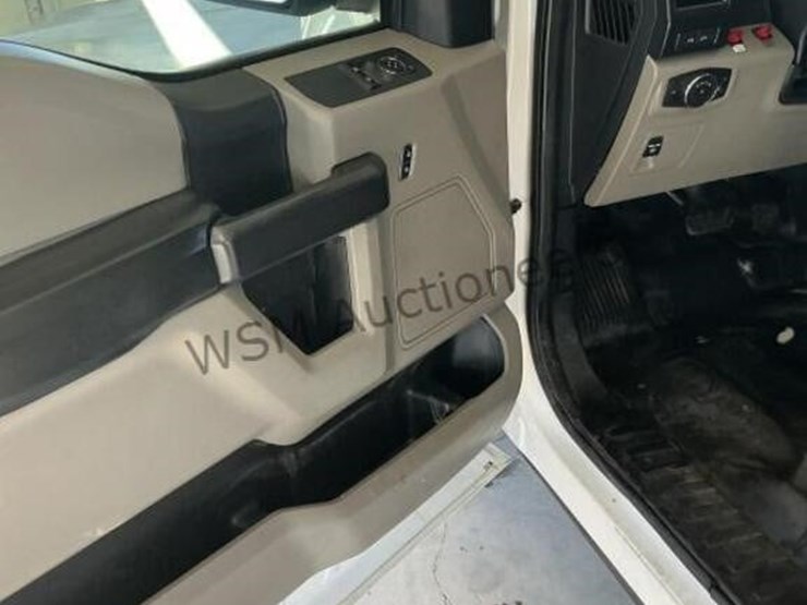 2020-ford-f150-image-21