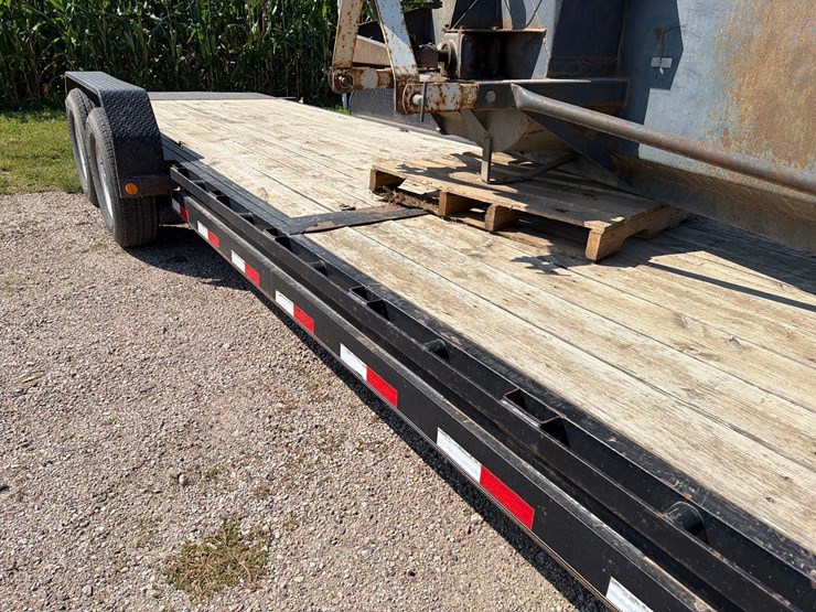 2012-pj-flatbed-image-12