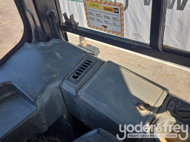 2019-caterpillar-d5k2-lgp-image-40