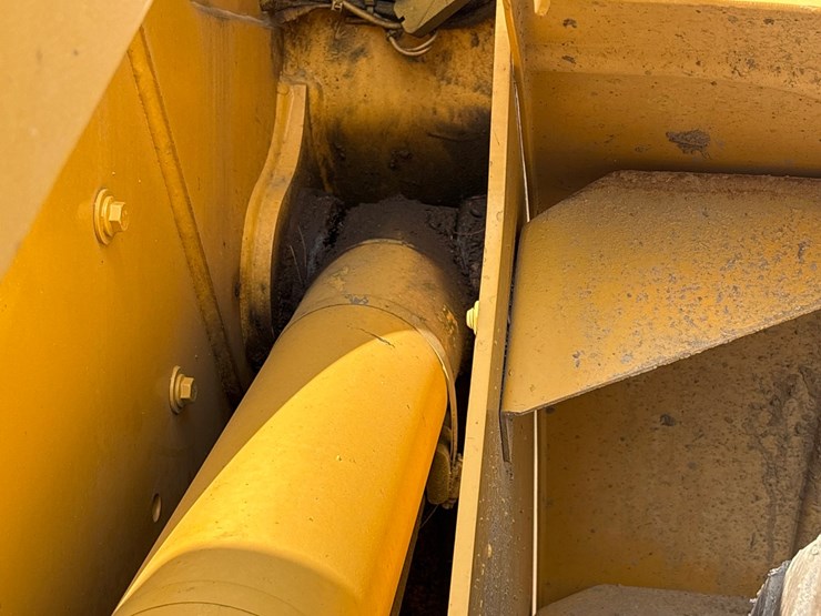 deere-444h-image-29