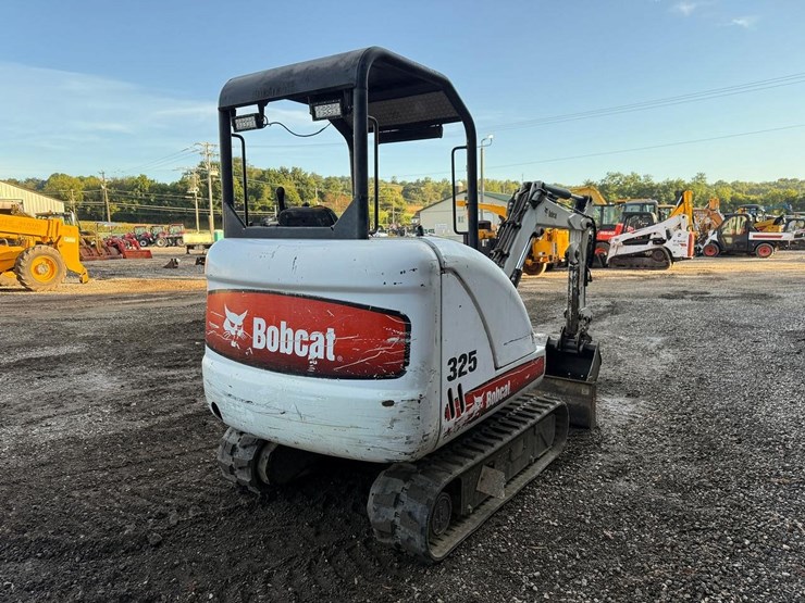 2004-bobcat-325g-image-4