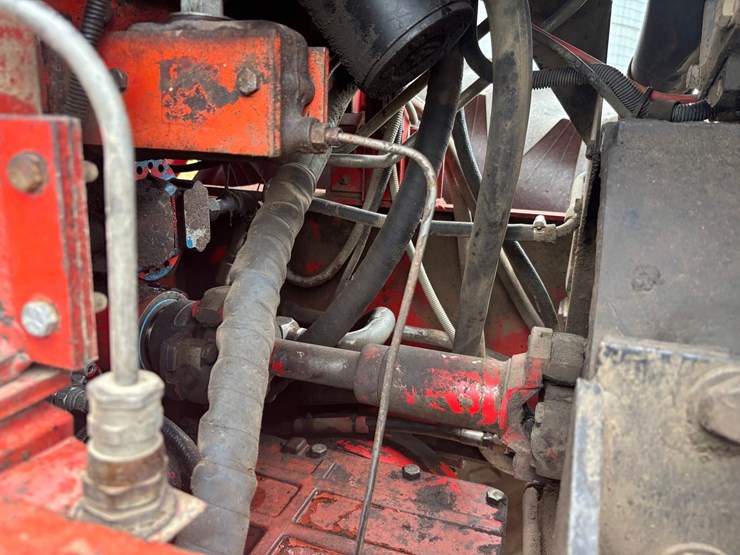 1983-massey-ferguson-4900-image-39