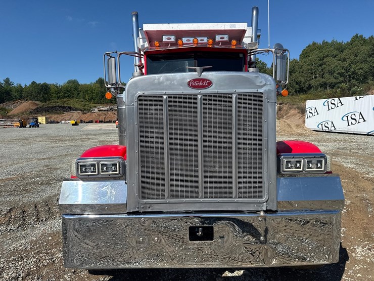2005-peterbilt-379-image-8