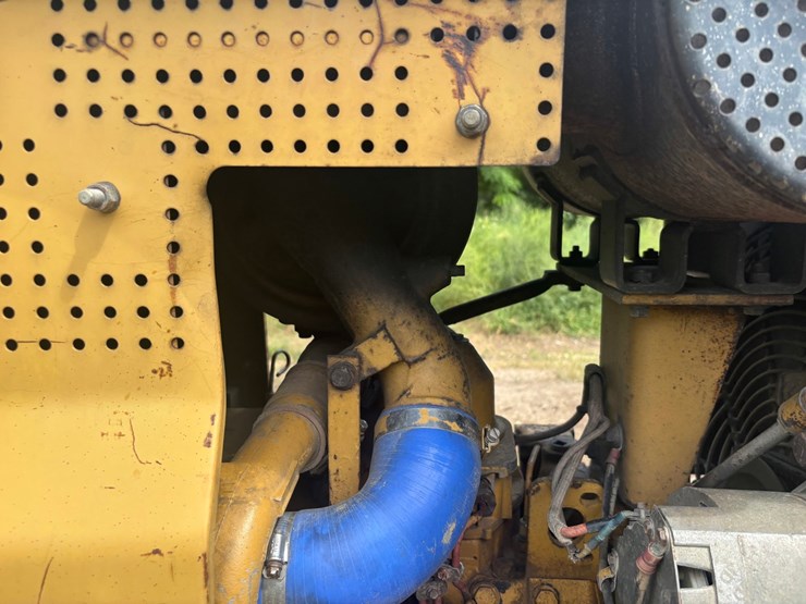 caterpillar-d4h-image-31
