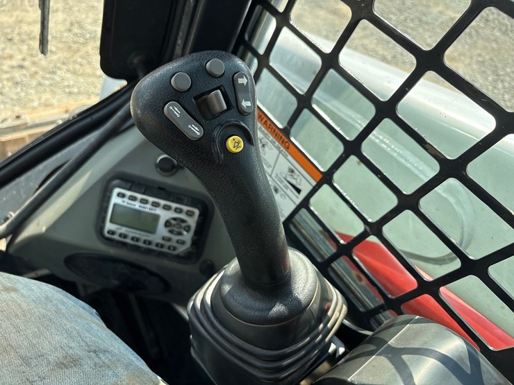 2016-bobcat-t630-image-57