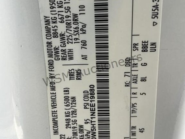 2022-ford-f550-image-14