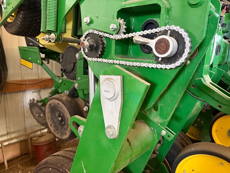 john-deere-1775-image-59
