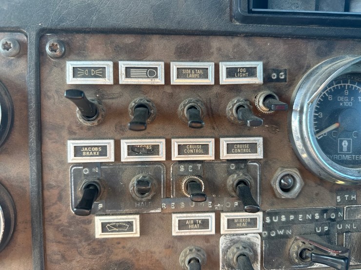 1988-kenworth-t800-image-42