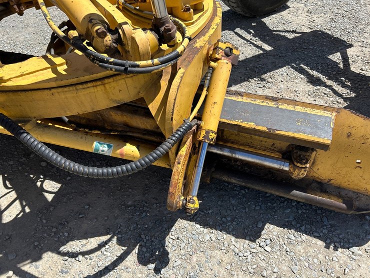 komatsu-gd650a-image-31