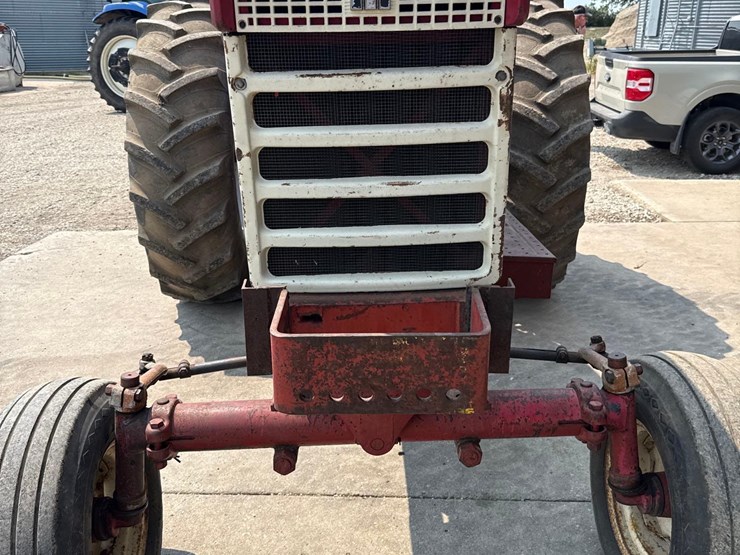 farmall-560-diesel-tractor-image-11