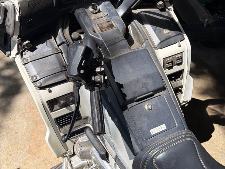 1994-honda-goldwing-motorcycle-image-10