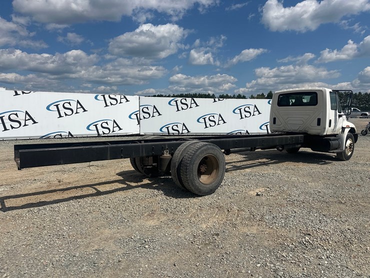 #61442-•-2006-international-single-axle-cab-and-chassis-image-5