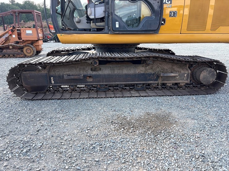 deere-250g-lc-image-78