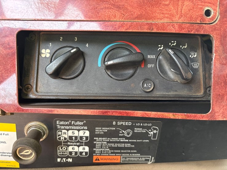 #61388-•-2004-international-5600i-quad-axle-dump-truck-image-47