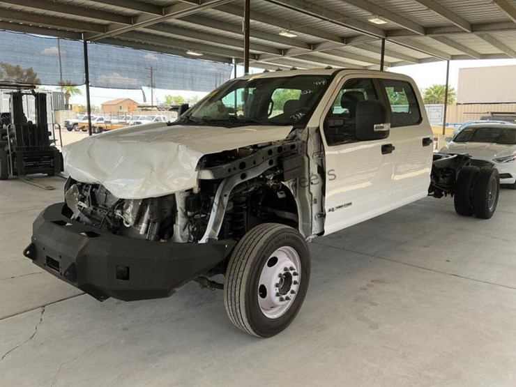 2022-ford-f550-image-4