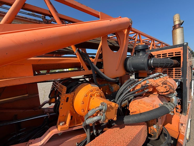 #2470-•-2002-tor-truck-dr-4280-crane-truck-image-86