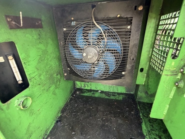 2011-deere-2454d-image-50