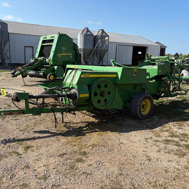 JOHN DEERE 338