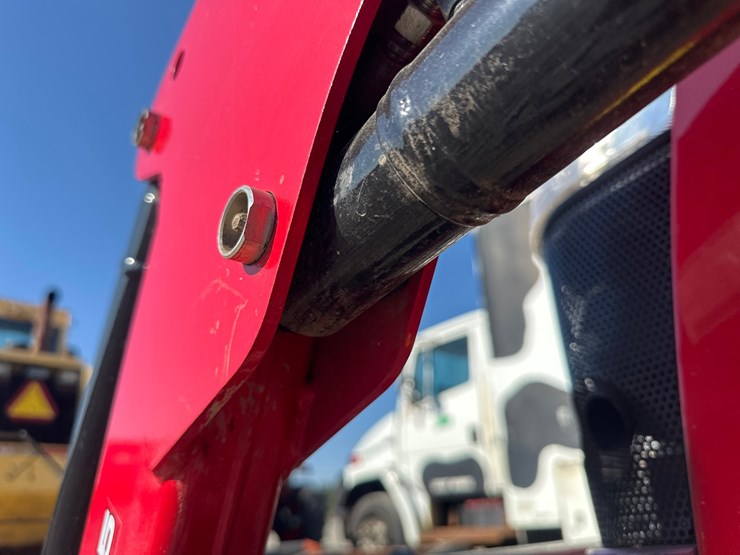 2021-massey-ferguson-1805-image-14