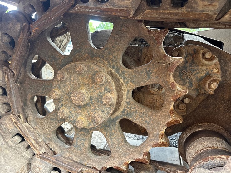 caterpillar-225d-lc-image-81