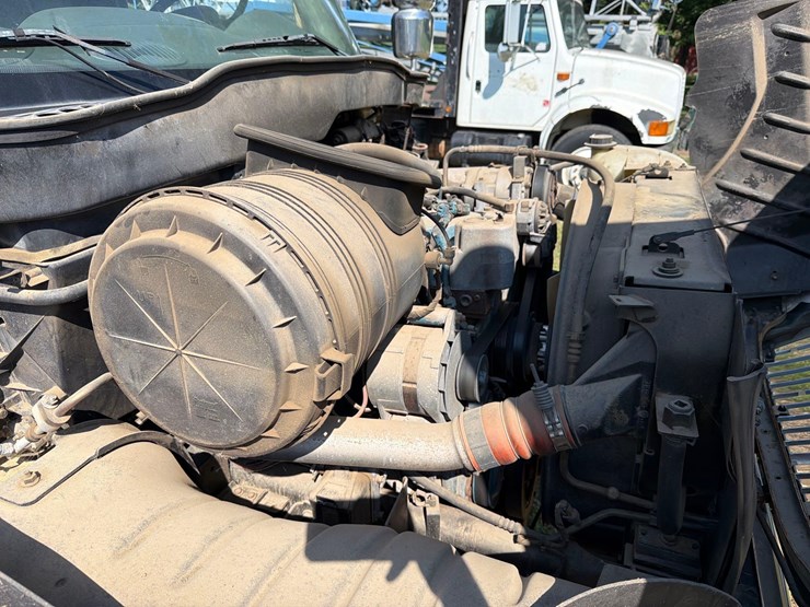 2003-international-durastar-4400-image-51