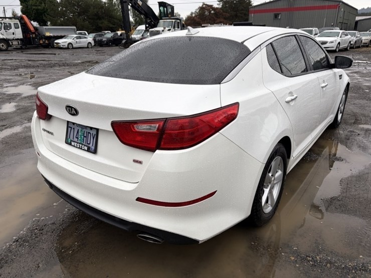 2015-kia-optima-sedan-image-4