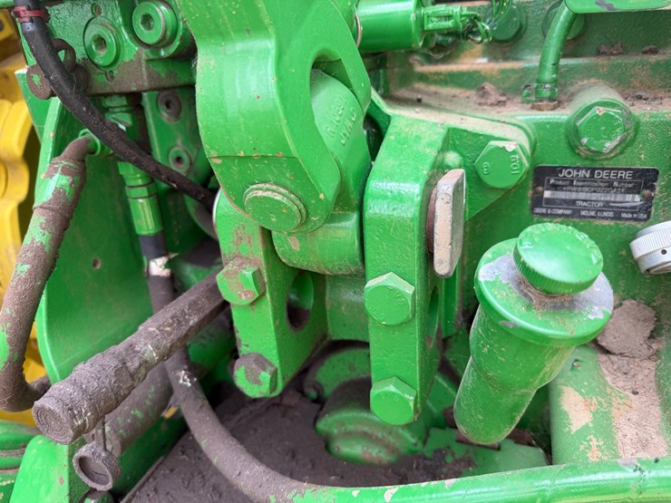 john-deere-8130-image-30