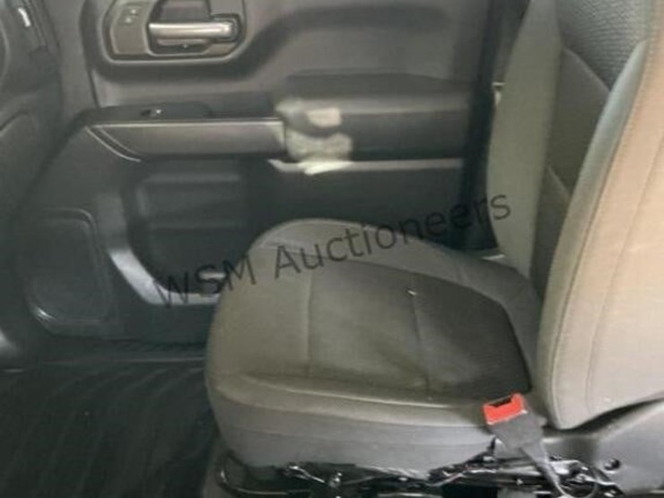 2019-chevrolet-silverado-1500-image-21