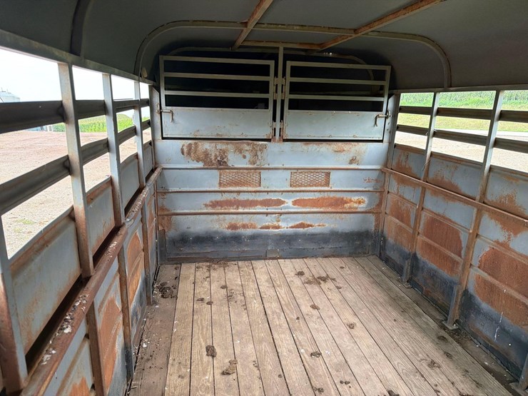 1975-triggs-7ft-x-20ft-gooseneck-livestock-trailer-image-31
