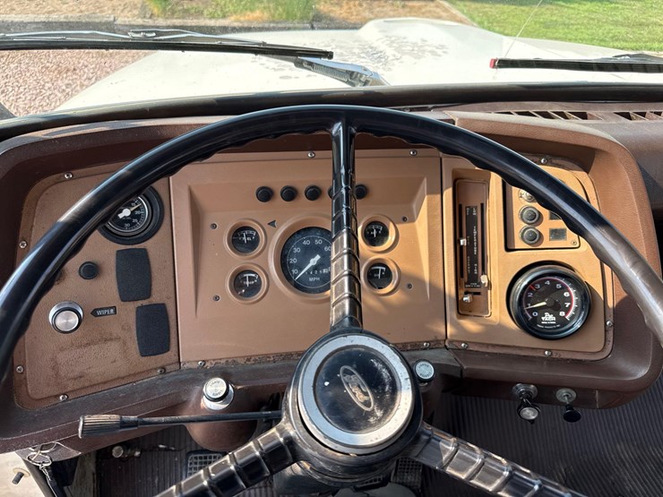 1979-ford-f700-image-83