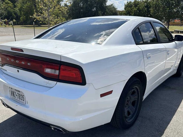 #229-•-2013-dodge-charger-image-4