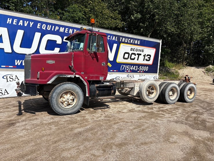 #2639-•-white-gmc-cab-and-chassis-image-1