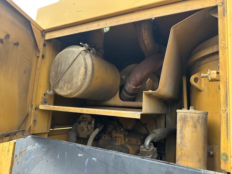 caterpillar-225d-lc-image-65