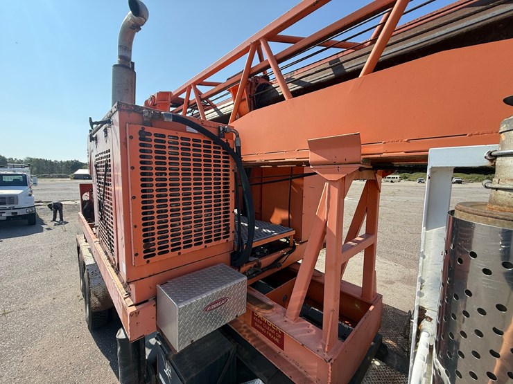 #2470-•-2002-tor-truck-dr-4280-crane-truck-image-76