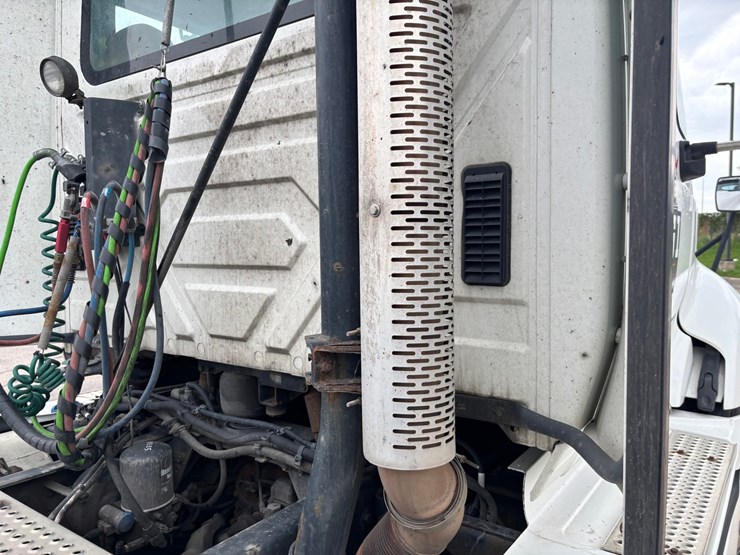 2015-international-prostar-image-32
