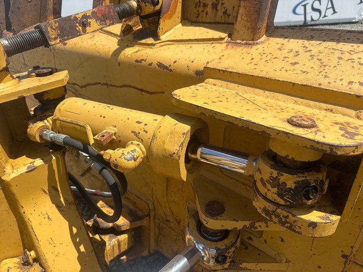 caterpillar-d5c-xl-image-21